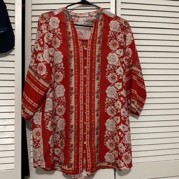Johnny was red flowers blouse - Picture 3 of 7